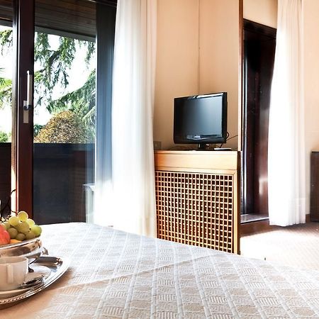 Hotel Due Mori Читтаделла Экстерьер фото
